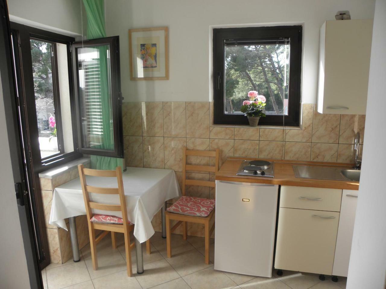 Apartman Ive Starigrad Paklenica Exterior foto